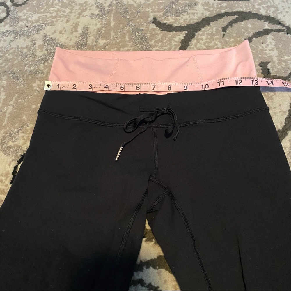 Lululemon Invert Crop Pants - size 4/6 - Picture 4 of 7